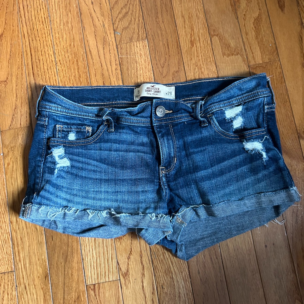 Hollister Low-Rise Short Shorts